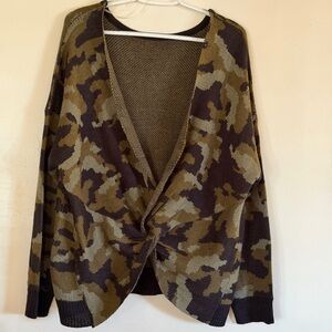 NWOT Full Circle Trends Camouflage Open Back Sweater Backless Sz 3X